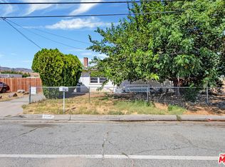 37851 5th St E, Palmdale, CA 93550