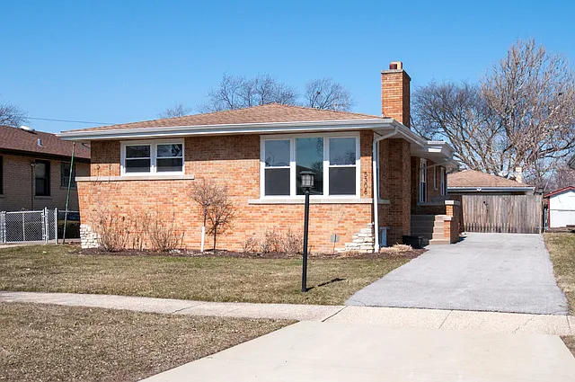 5308 Oakdale Dr photo 1