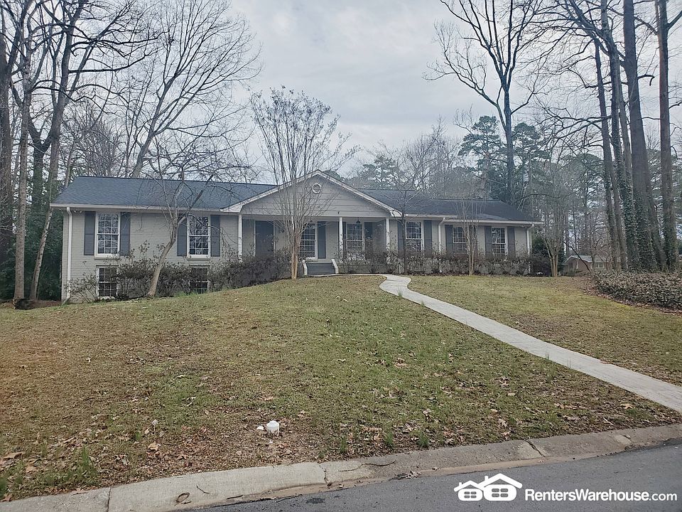 1st image of 655 Grove Pkwy SE