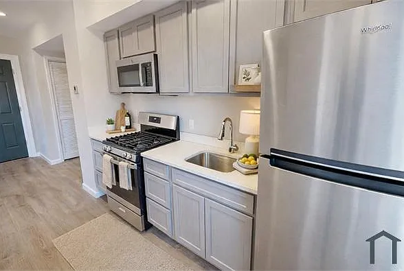 2 bed, $1,999 — Photo 2