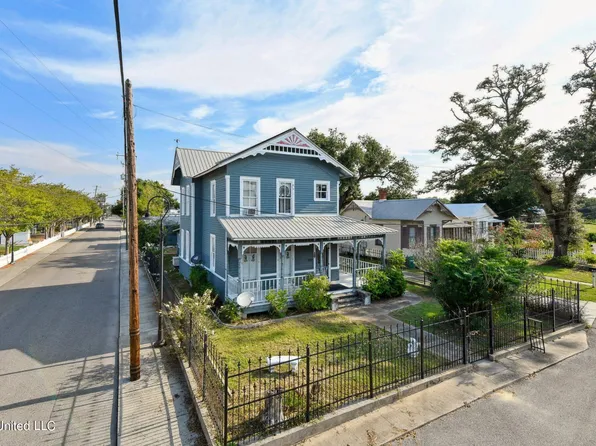 129 Railroad Ave, Bay Saint Louis, MS 39520