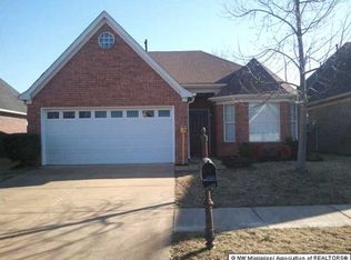 8264 E Pointe Cv, Olive Branch, MS 38654