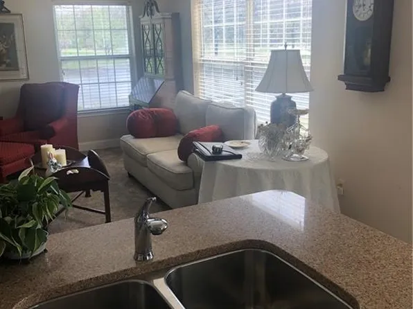 11630 Tomahawk Creek Pkwy APT A, Leawood, KS 66211