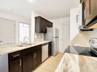 60 West, Brookline, MO 65619