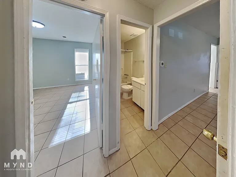 3535 Laurel Cv — Photo 13