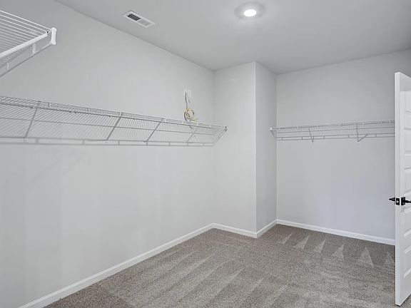 4th image of 118 Huffman St