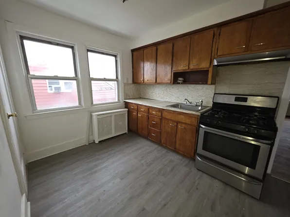 205 Elm St Floor 2, Valley Stream, NY 11580