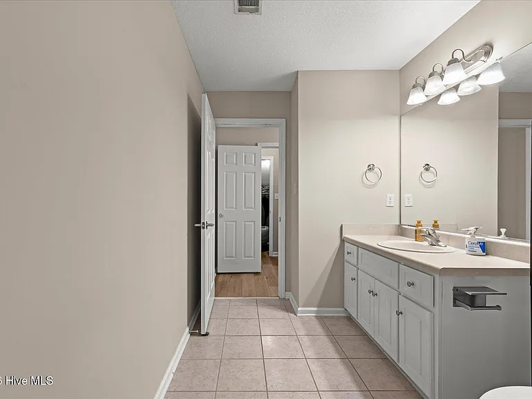 119 Grove Landing Ct — Photo 27