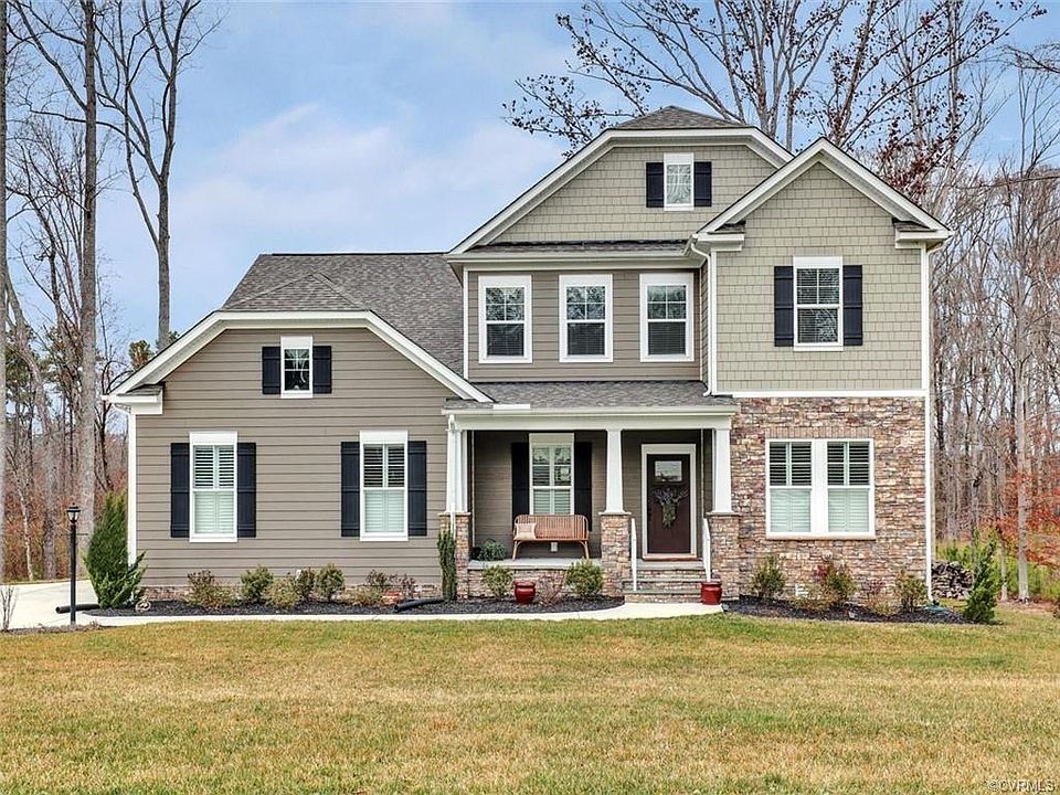 1st image of 15818 Hidden Falls Dr
