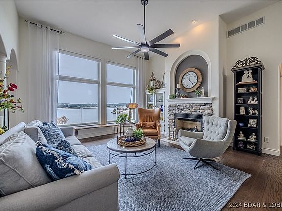 4th image of 157 Bella Terra Ct