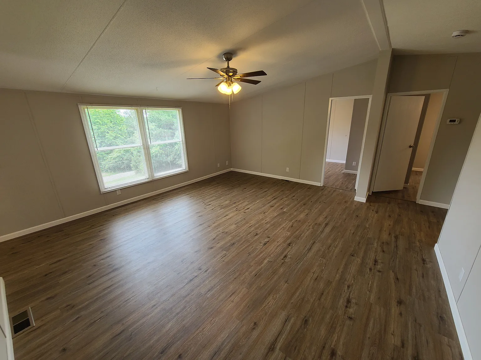 3 bed, 1080 sqft, $1,645 — Photo 4