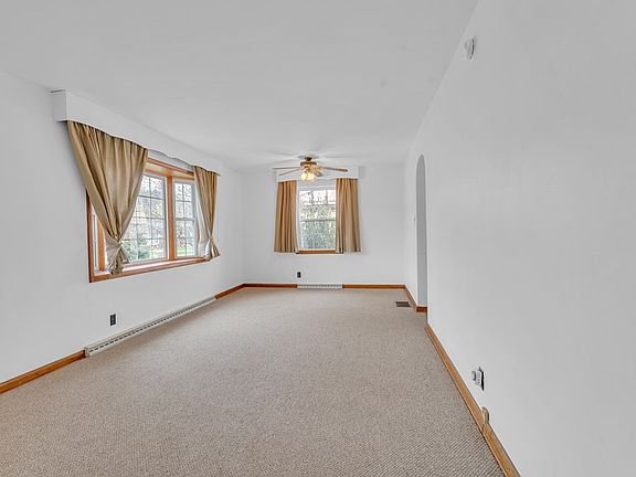 5th image of 805 James St.