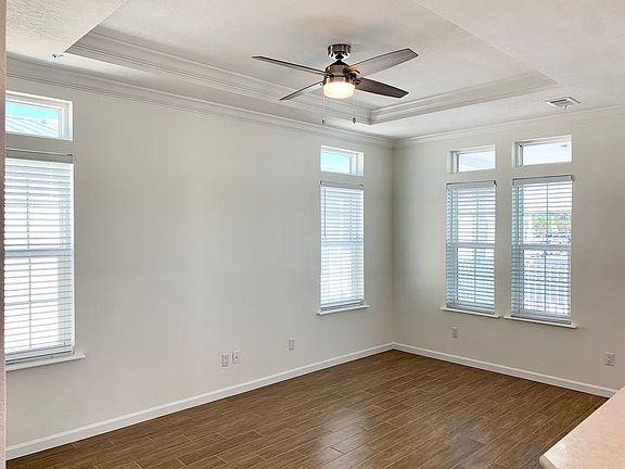 4th image of 378 NE Wharf Way #378