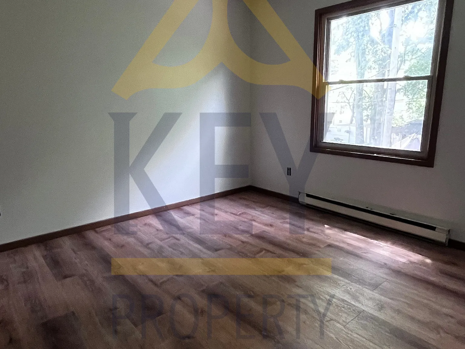 493 Hollenbeck St - 1 — Photo 2