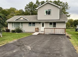 606 Gatewood Dr, Twin Lakes, WI