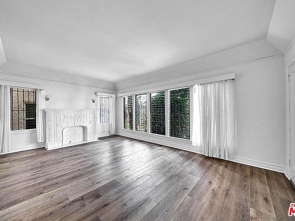 4th image of 154 N Edgemont St #3