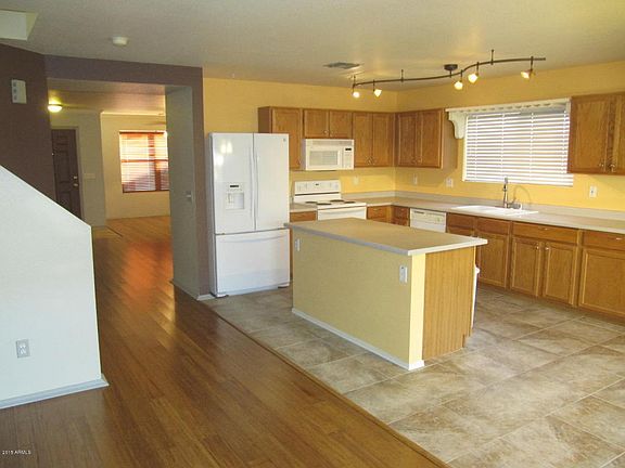 5th image of 2304 E Peach Tree Dr