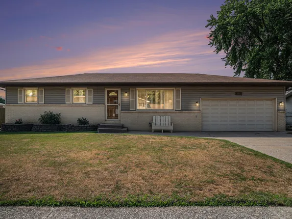 2490 Odell St, Portage, IN 46368