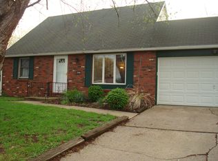 6001 Vollmer Ln, Godfrey, IL
