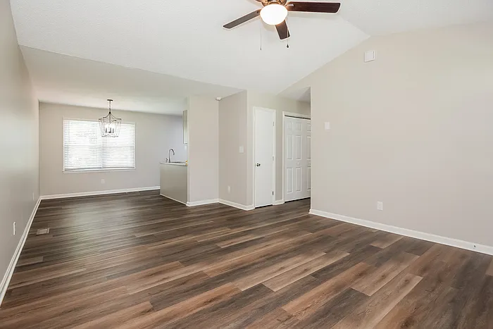 3 bed, 2.0 bath, 1120 sqft, $1,795 — Photo 3