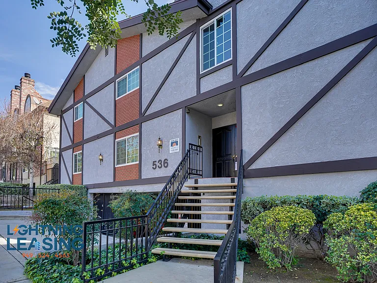 536 E Cypress Ave #302 — Photo 21