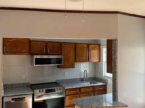 351 S Oxford St #3, Fall River, MA 02721