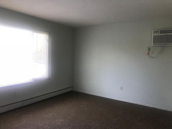 2nd image of 17740 Lake Shore Blvd APT 302