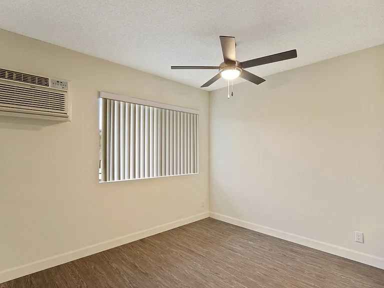3749 McLaughlin Ave. — Photo 25