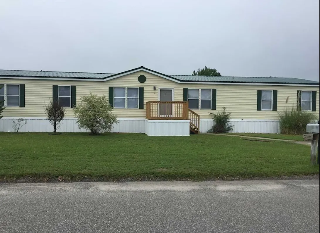 4 bed, 2100 sqft, $1,996 — Photo 1