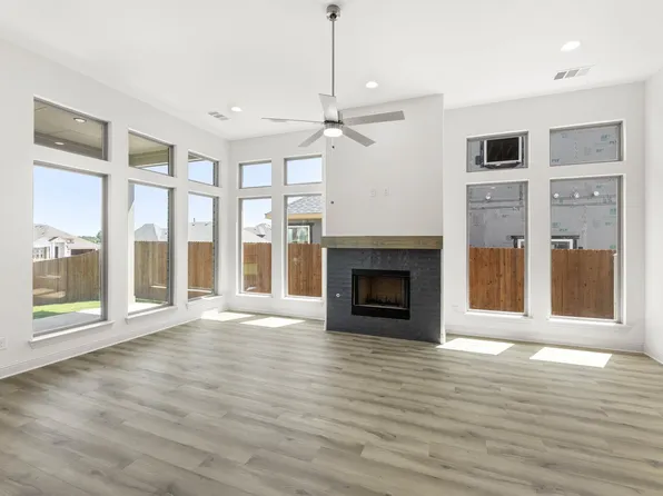 2605 Steve St, Burleson, TX 76028