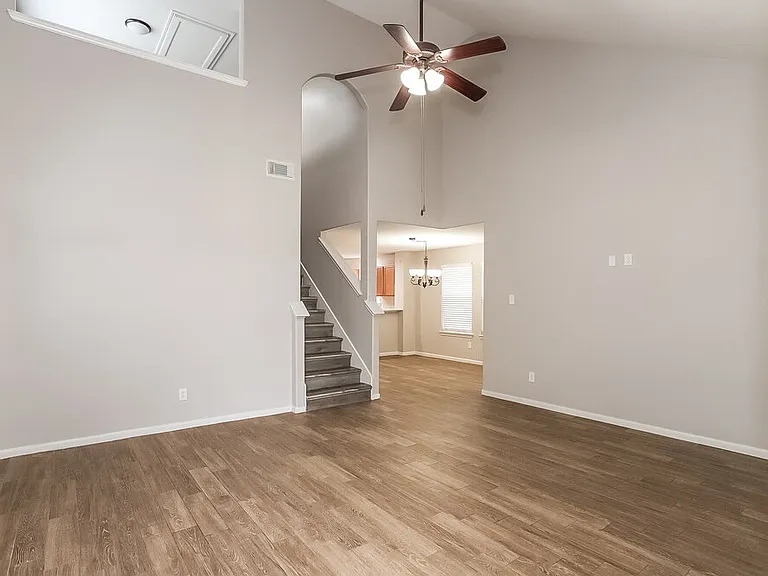 10518 Southway Bend Ln — Photo 4