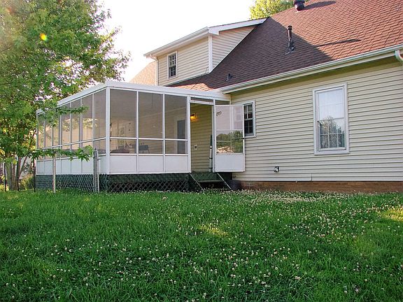 3rd image of 365 Grassland Dr