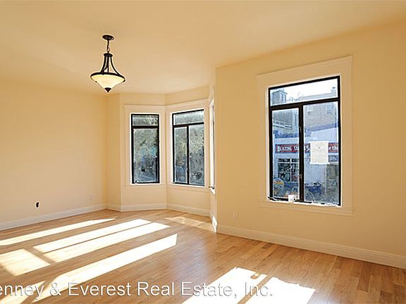 2nd image of 2720 Hyde St