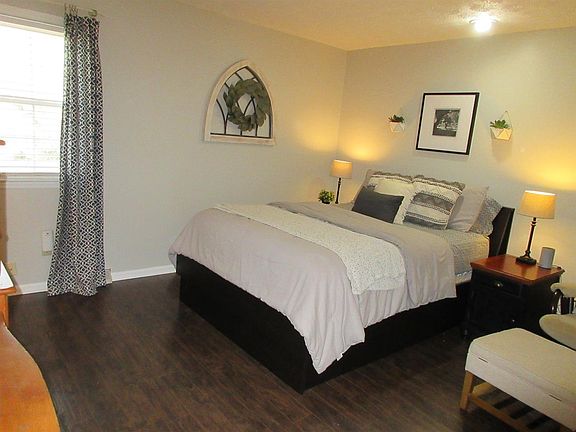4th image of 3220 Shoal Lake Dr