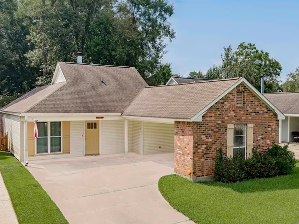 726 Fawn Lake Dr, Baton Rouge, LA 70816