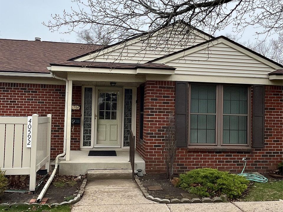 1st image of 40592 Newport Dr #125
