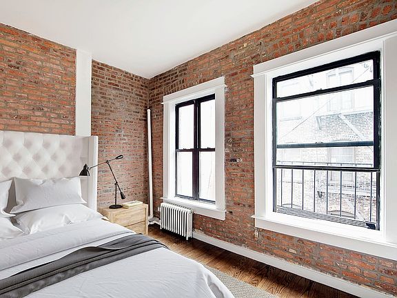 4th image of 329 E 6th St APT 20