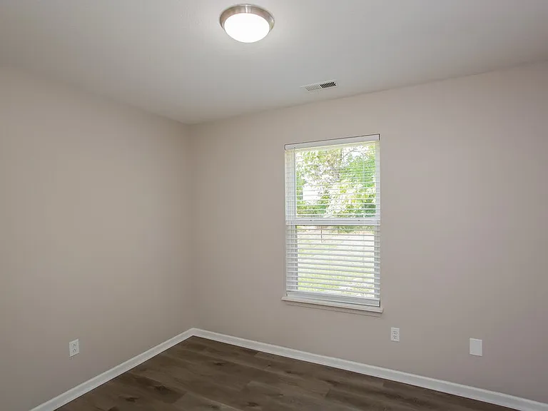 7018 Oldham Dr — Photo 15