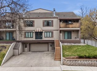 326 10th Ave S APT 2, Fargo, ND 58103