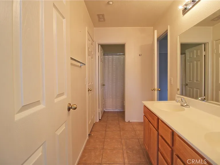 93 Orangewood Ct — Photo 13