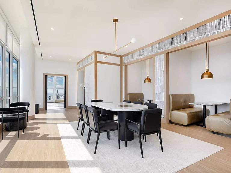 425 Summit Ave — Photo 34