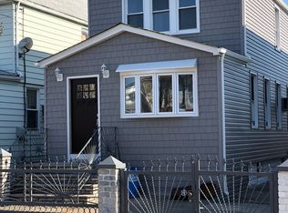 9007 213th St, Queens Village, NY 11428