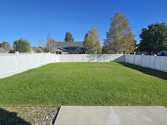 5th image of 4033 Carbon St
