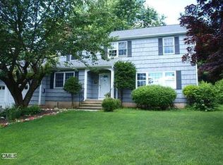 29 Chasmars Pond Rd, Darien, CT 06820