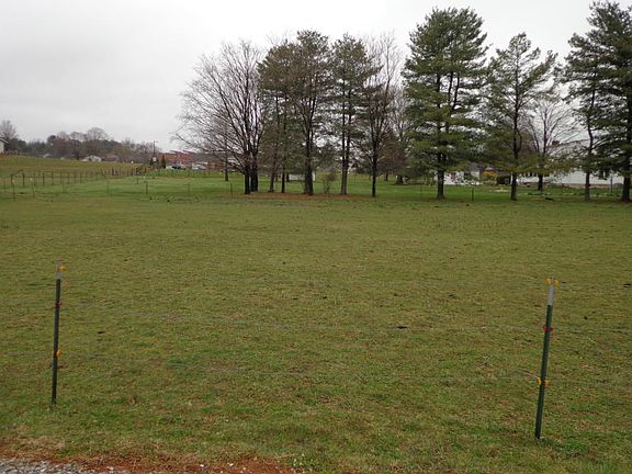 5th image of 2100 Tara Ln