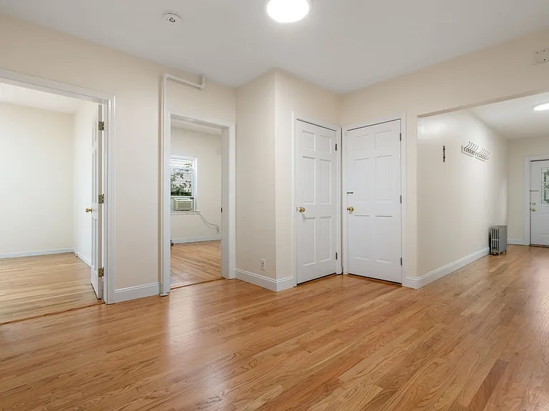 10 Frances St #10 — Photo 11