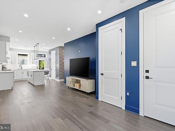 5th image of 1168 Abbey Pl NE #1