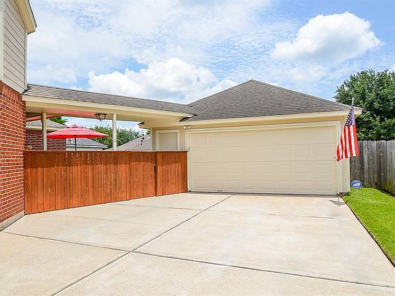 Oversized 22x26 garage is give you plenty of space for 2 cars plus a work shop!
