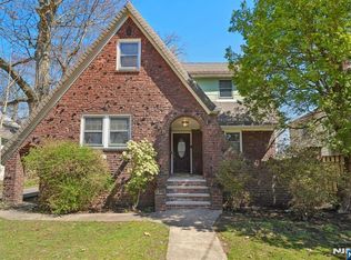 451 Sagamore Ave, Teaneck, NJ 07666