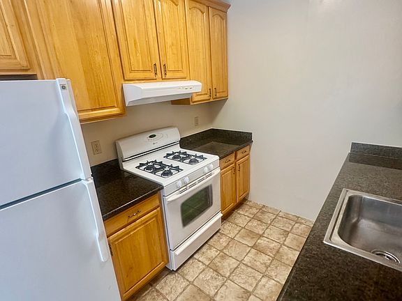 5th image of 4115 Lincoln Way #5